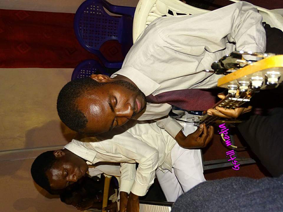 Flozie_Teekay's tweet image. @rodgyotis5 #TransposeZeroConcert our able bass guitarist. See you tomorrow at #PCEASuburb Nakuru from 2pm