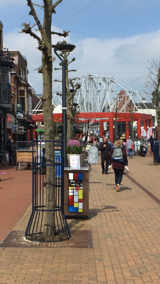 RennendeWilde's tweet photo. Zaterdagmiddag in Drachten: niets mis mee! ππΈπ#drachtenstadinstijl #dwjm https://t.co/zCzrgiYfvV