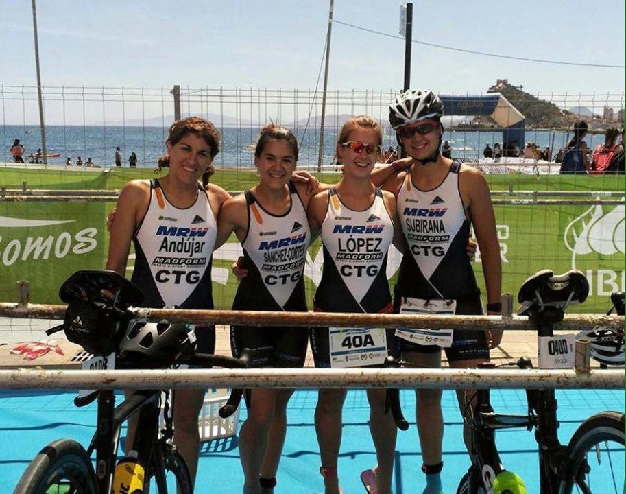 Les nostres noies a punt per la Copa de Su Majestad la Reina! Molta sort! <a href="/TRIATLONSP/">FETRI</a> #Águilas <a href="/MADFORM/">MADFORM</a> <a href="/mrw_es/">MRW España</a> <a href="/InverseTeams/">Inverse Teams</a>