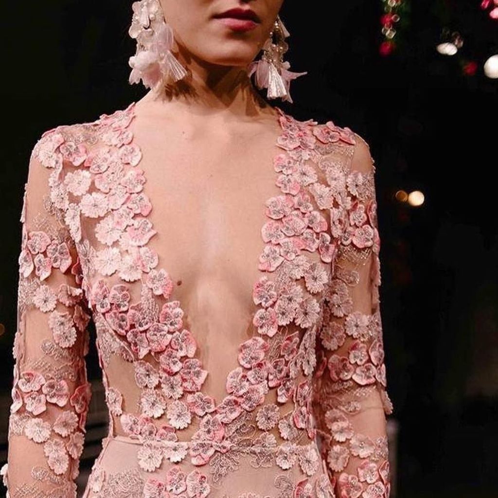 BrideMinded's tweet image. #instahautecouture @naeemkhannyc #fashionista #fashionblogger #stylish #lace #palepink #couturegown #fashionable @… ift.tt/2pkTfdx