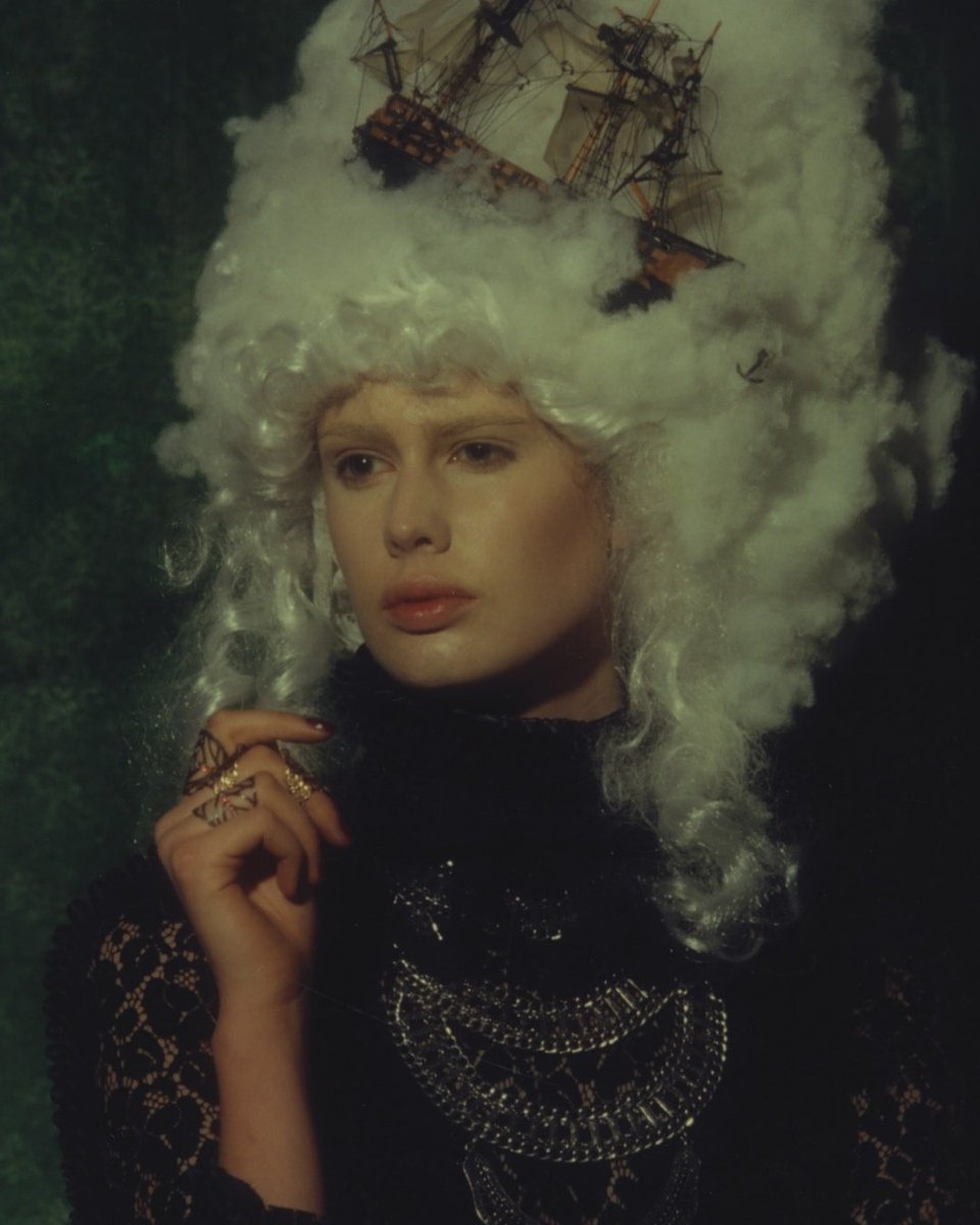 styleinlondon's tweet photo. Image from our #shipwreked shoot @OldTatMag #analouge #styling #setdesign #wig 😙😙🤡 https://t.co/N6mbLdDzeQ