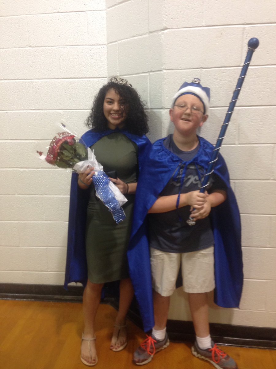 Chbaggett's tweet photo. @fhmsbucks Buck Fest 2017 royalty - Congrats to Zach &amp; Elizabeth being crowned King &amp; Queen! #wcsisthebest https://t.co/vLtEi5Wmpl