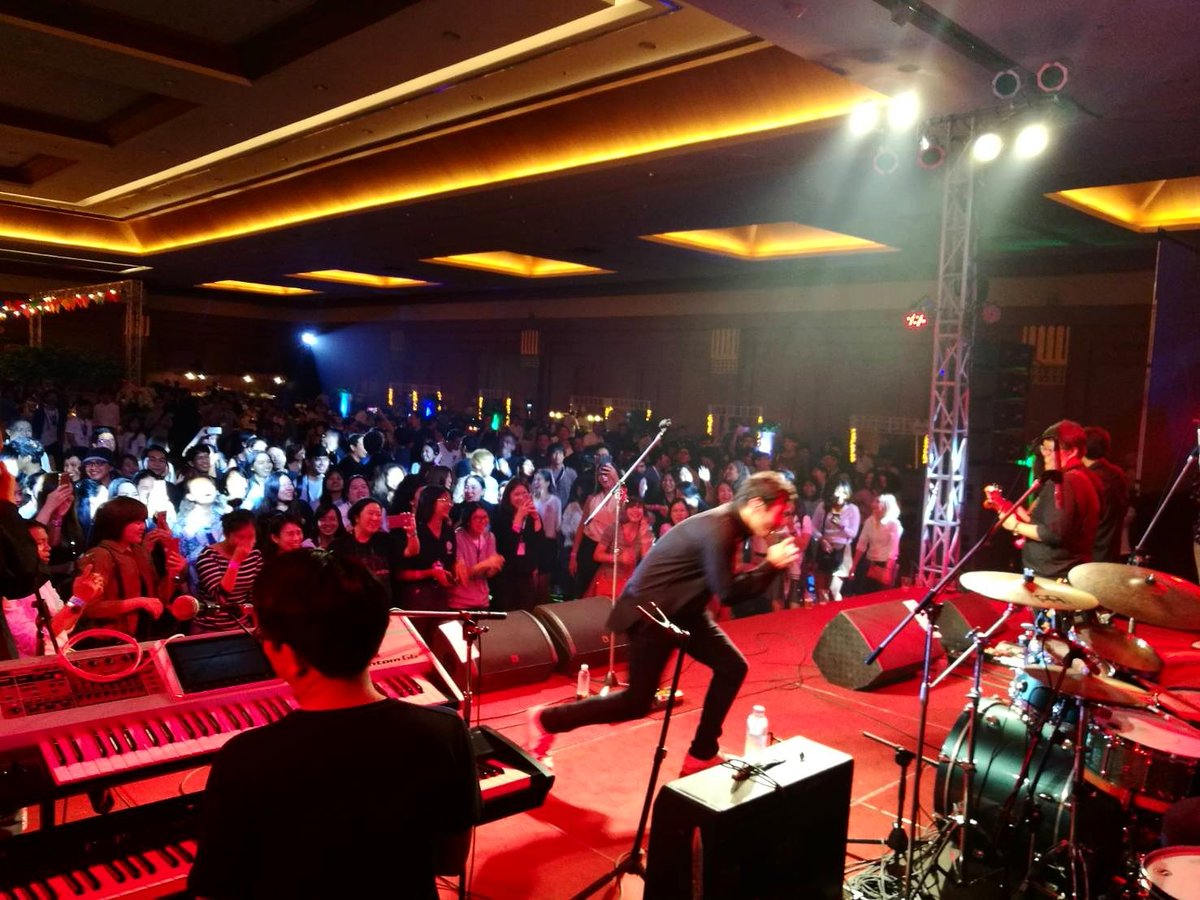 StampApiwat's tweet photo. ปิดท้ายวันนี้ด้วยงาน #asanight สนุกมากๆๆๆๆๆๆครับ ขอบคุณสถาปนิกทั่วประเทศที่มาสนุกกันครับ https://t.co/lpMj21OzJj