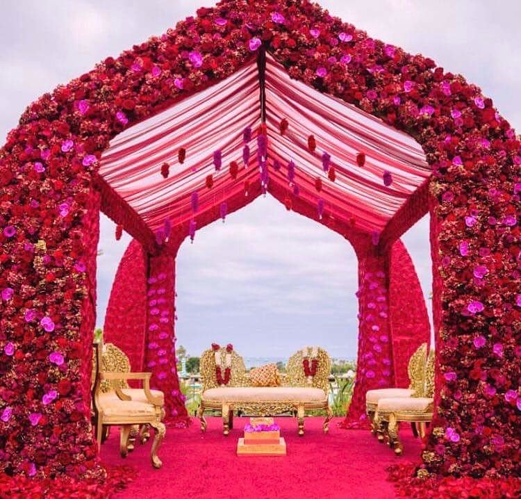 MayaMagazine's tweet photo. #Mandap Goals!!!! Design By @shawnayamamoto #MayaMagazine #AsianWeddings #WeddingInspiration #ThemedWeddings https://t.co/p23mtR0wEo