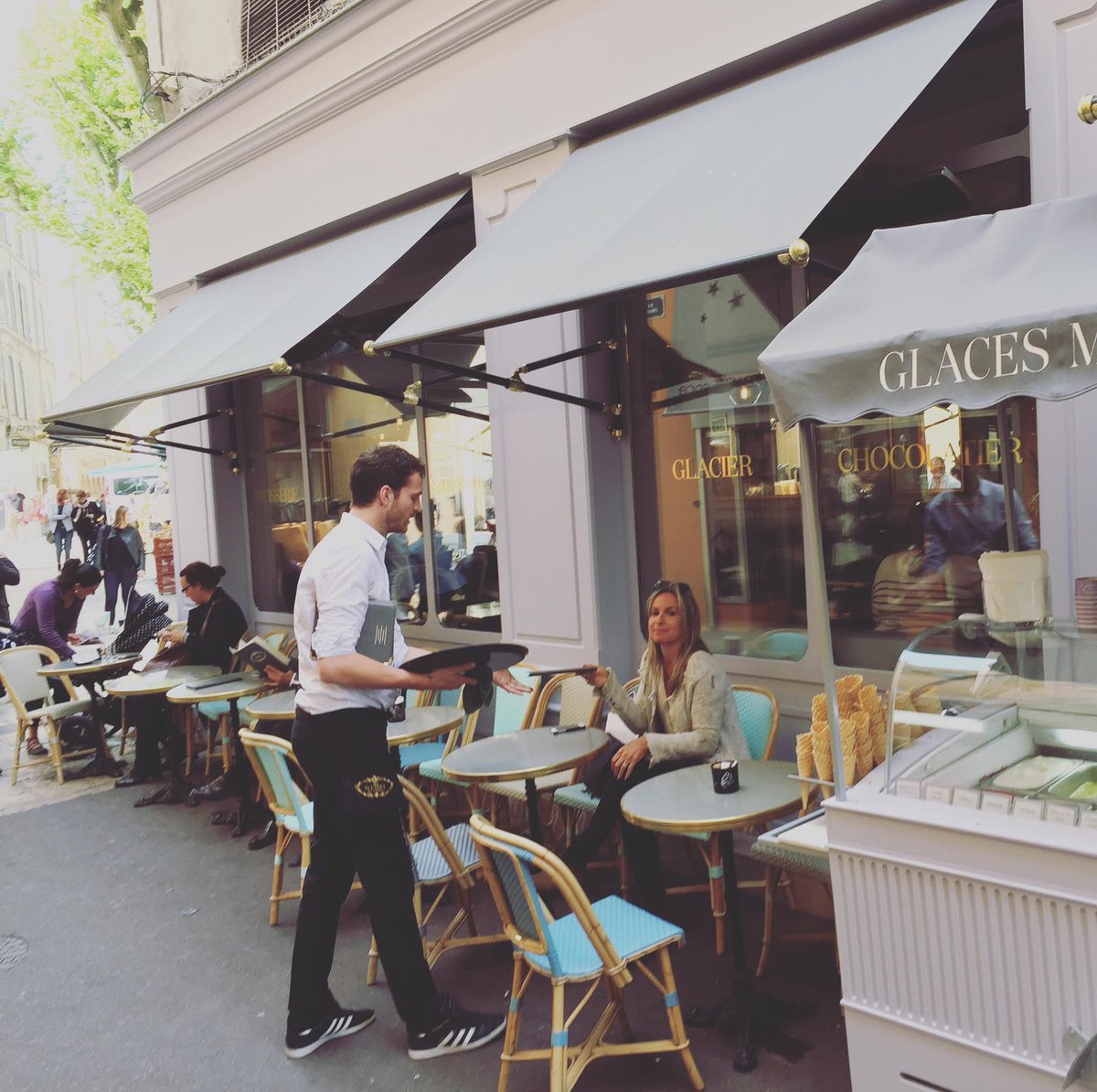 MaisonWeibel's tweet photo. Une petite pause ? @MaisonWeibel https://t.co/njYYNGye5C