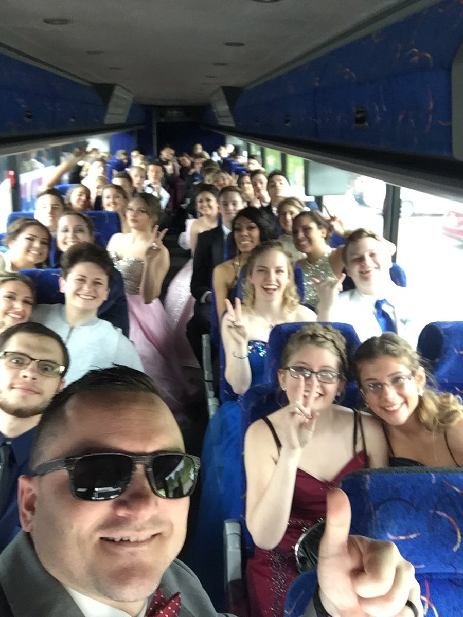 DavisonMade's tweet photo. Prom 2017!! Looking good & ready to have fun!! #BoatBound #DavisonMadeProm https://t.co/FfkiTYIOOt