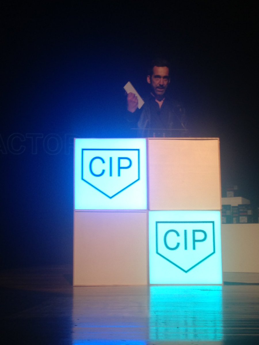 InterplayFest's tweet photo. Premio ao mellor actor, para Miguel Lago Casal, por #Atodoriesgo #PremiosCIP 🏆 https://t.co/UqBWdzuIOo