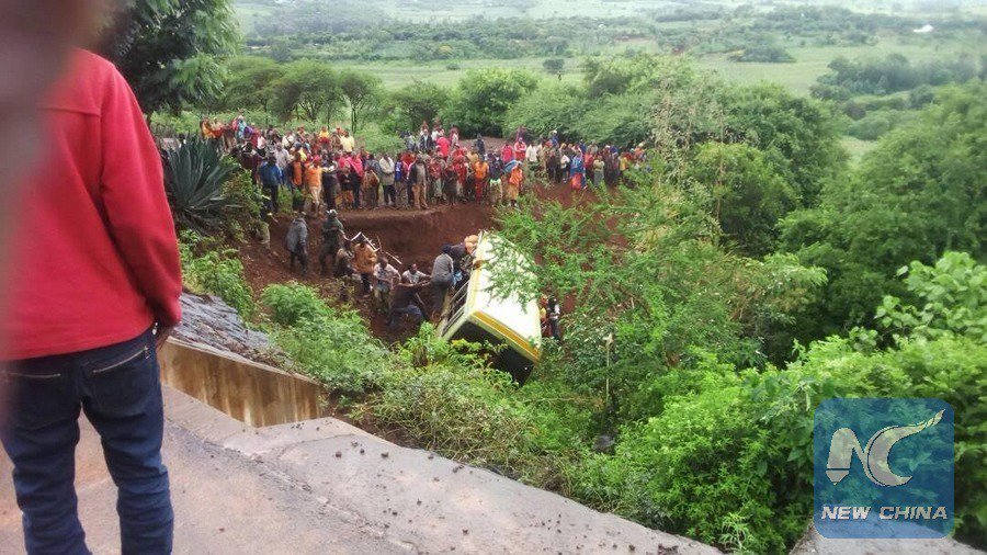 imenou_imy's tweet photo. Heartbreaking scenes of tragic school bus accident in Tanzania; President @MagufuliJP... https://t.co/I2ezZnLRO0 by #XHNews via @c0nvey https://t.co/PqPWxtZIc7