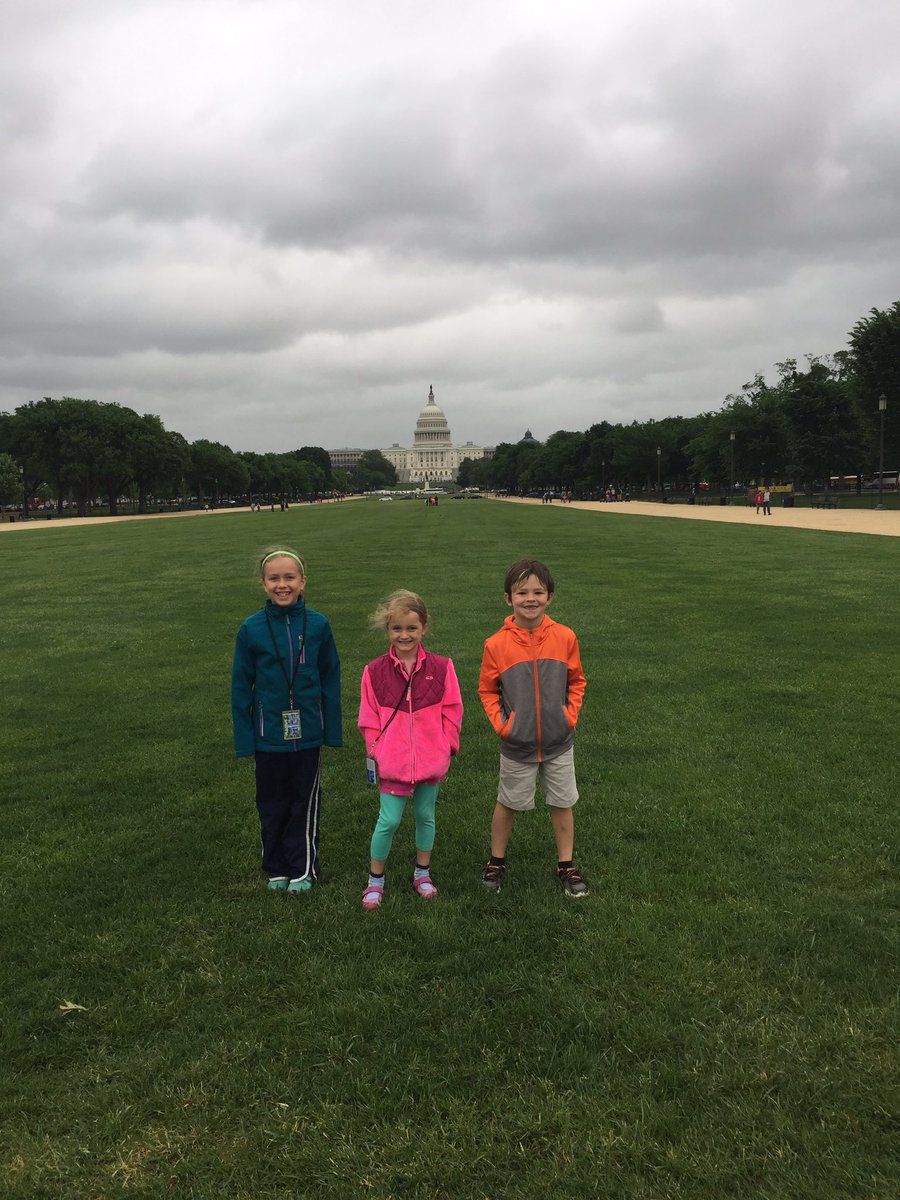 Such a great trip to the <a href="/smithsonian/">Smithsonian</a> Natural History Museum with the @Cure4Ellie auction winners! <a href="/teamgorecki/">Mrs. Gorecki</a> <a href="/AbingdonGIFT/">Abingdon APS</a>