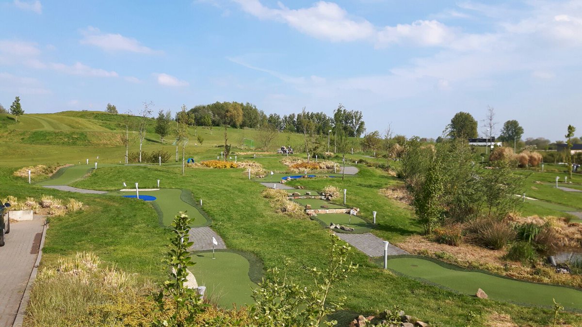 nielsvenus's tweet photo. Vandaag bij @Pitch_PuttGolf voetgolf gedaan. Leuke activiteit, maar moeilijker dan gedacht! ⚽ https://t.co/jA1UusiTpg