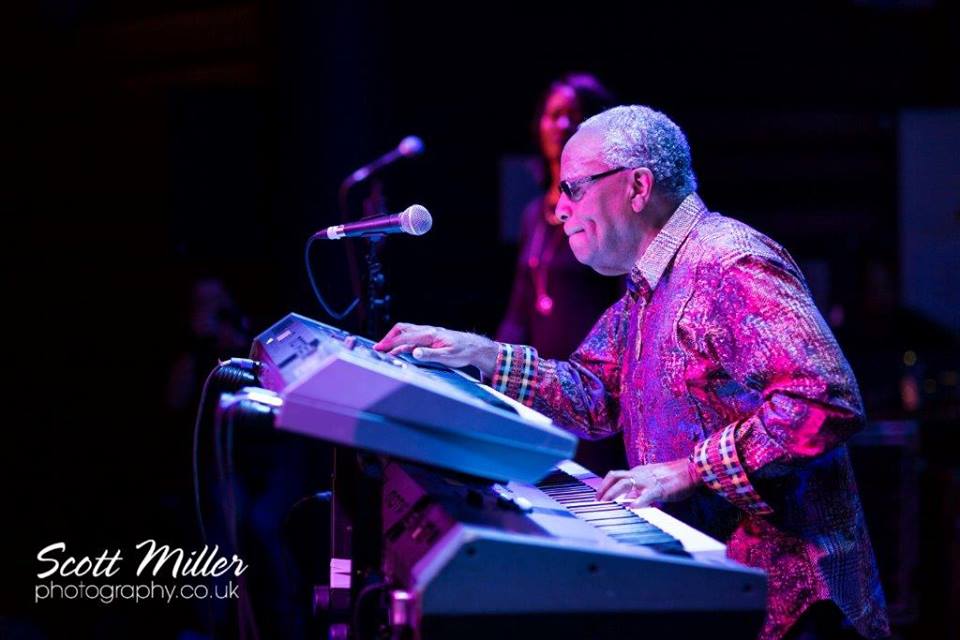 iTunes podcast 'After Eight Show' #music #NewMusic ... <a href="/AxelFlovent/">Axel Flóvent</a> <a href="/tallships/">Tall Ships</a> <a href="/TwinCaverns/">Twin Caverns</a> <a href="/lonniethelegend/">Lonnie Liston Smith</a> <a href="/ReubenHollebon/">Reuben Hollebon</a> + <a href="/methrow/">ThrowMeAway</a> ...