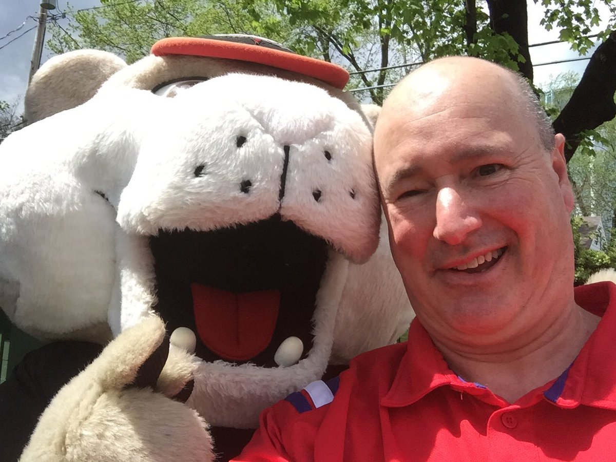 slapschotts's tweet photo. Southpaw and I getting ready for the #RCLL parade. @TCValleyCats #LittleLeague https://t.co/jWH6oHkds9