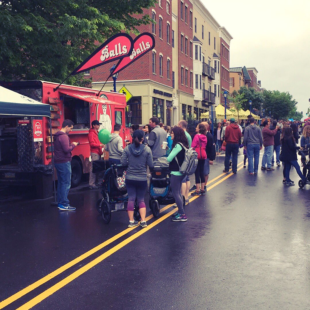 BALLERS we are in Phoenixville 12-6 <a href="/KaChiPhilly/">Ka'Chi</a> <a href="/UndrgrndDonuts/">Undrgrnd Donuts</a> <a href="/OINKandMOObbq/">OINK and MOO bbq</a> <a href="/Surfturftruck/">Surf and Turf Truck</a> <a href="/GiGi_BigR/">GiGi & Big R</a> @TheTotCart