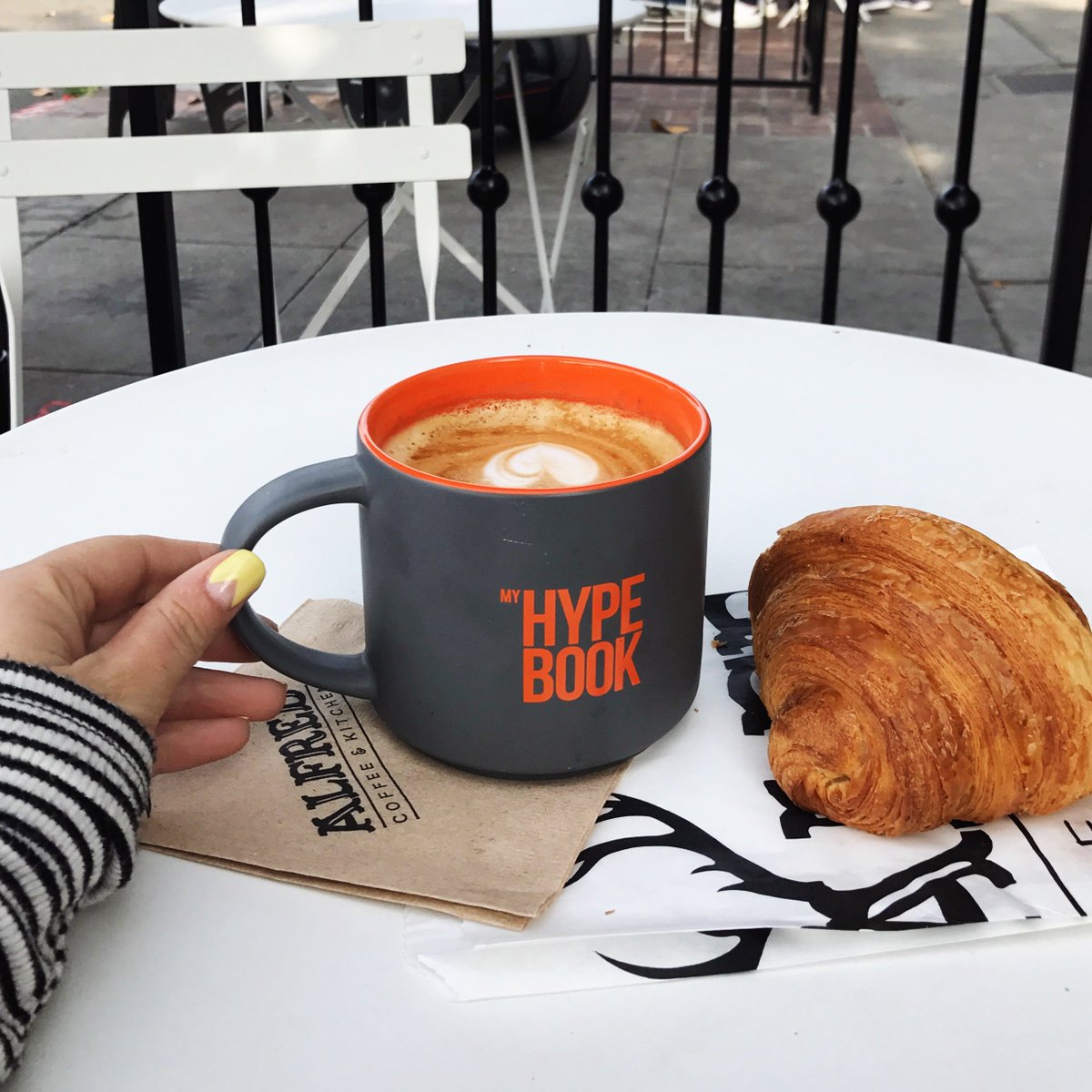 MyHypeBook tweet picture
