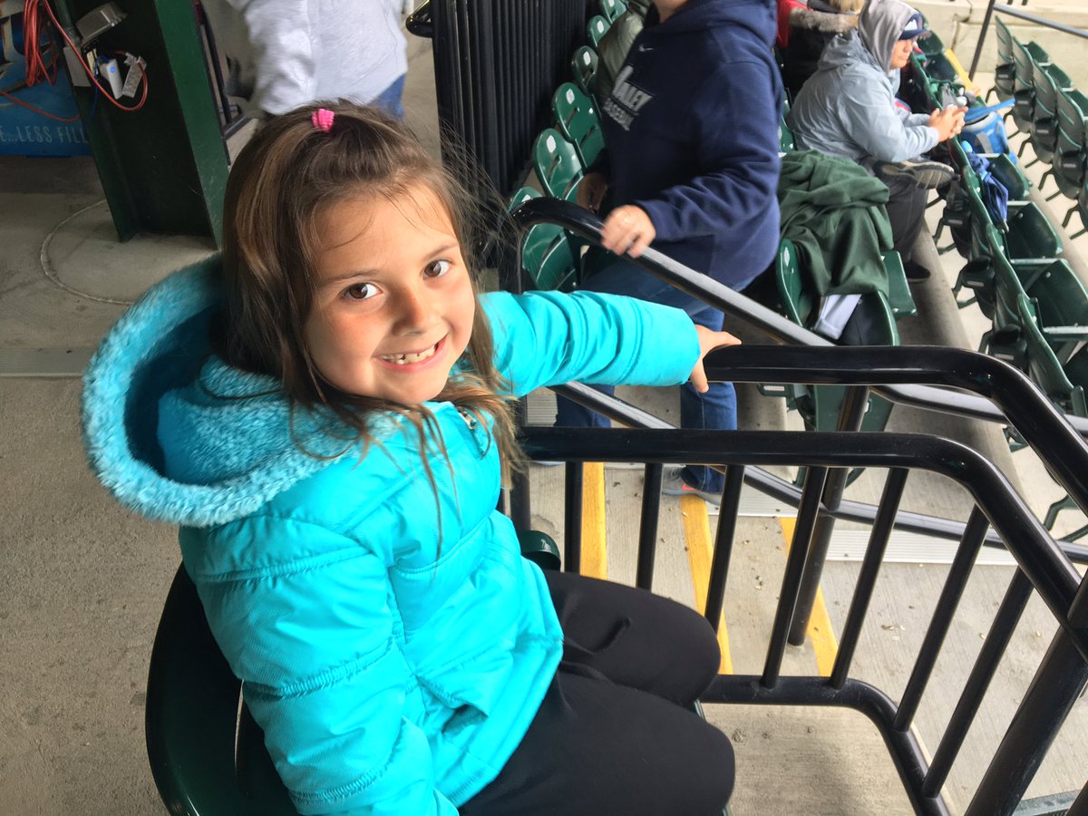coachwcabrera's tweet photo. Supporting @LVCBaseball !
#MACPlayoffs
#GoDutchmen https://t.co/7VaJ3vdgGy