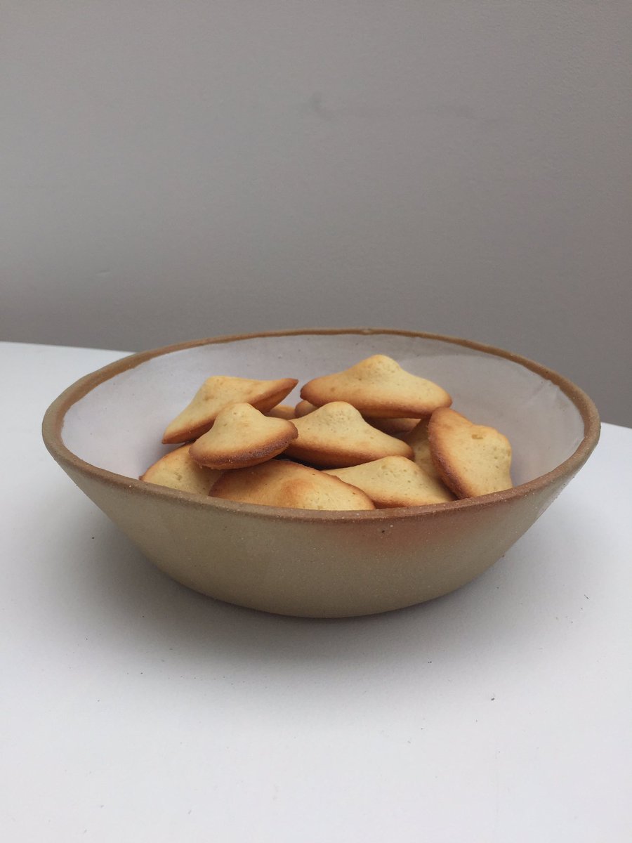 OtisindigO's tweet photo. #Madeleines in #ceramic stoneware bowl with frost white glaze interior #saturdaywellspent #handmadehour @ATHomeware https://t.co/RG3mS1ElSH