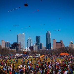 ATXStartsHere's tweet photo. Zilker Park has been named one of the nation's best parks. https://t.co/fFnP42ZTPz #ATX #Austin #ATXOutdoors #ZilkerPark https://t.co/4NZ6bou68j