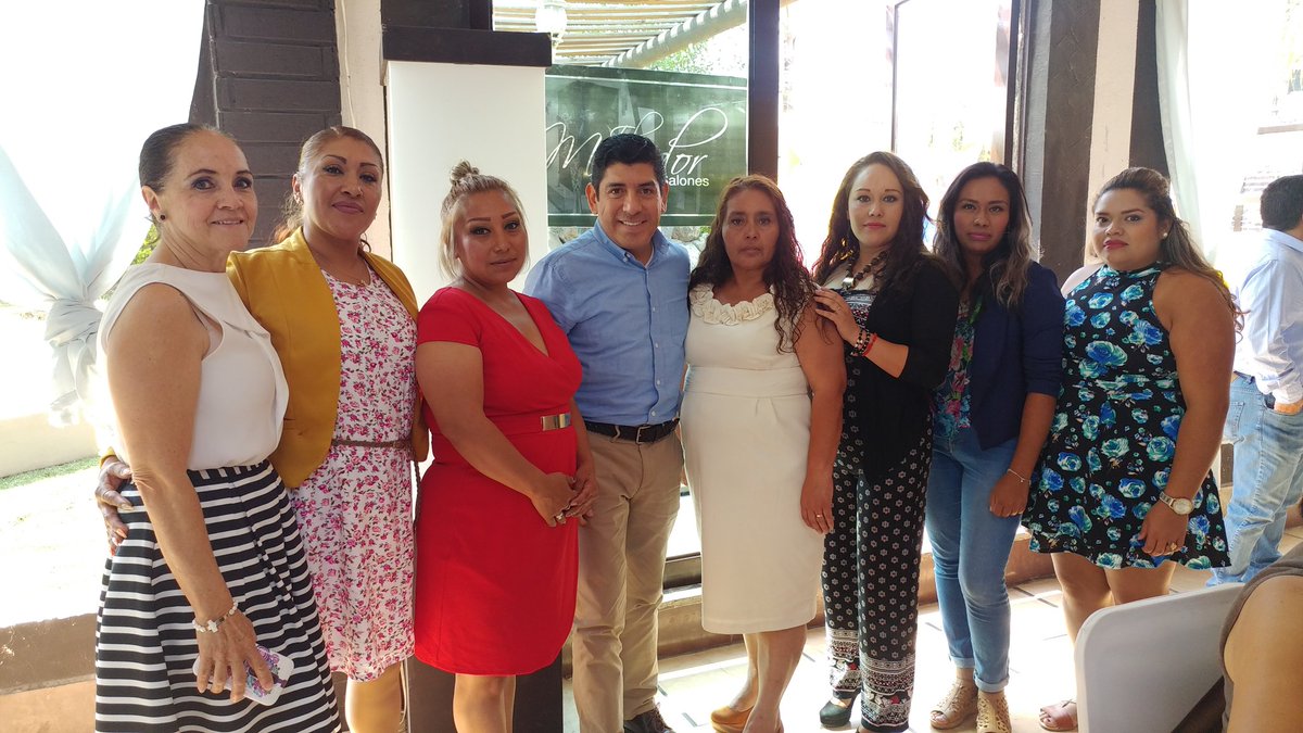 FerTorresGTO's tweet photo. Gracias diputada @libiadennise  García por la invitación con mujeres del V distrito en León #Felicidades https://t.co/zk4tggsYQ9