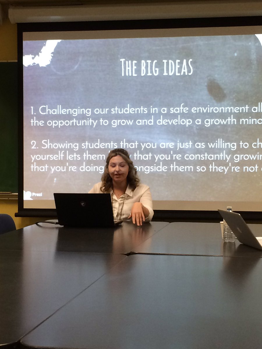yvonnedtechtalk's tweet photo. @gsmcmahon A pleasure learning from @UBCTeacherEd #ubcbed2017 TC @MissKateDawson about challenge projects #IOPubc https://t.co/4vUyAGD4uD