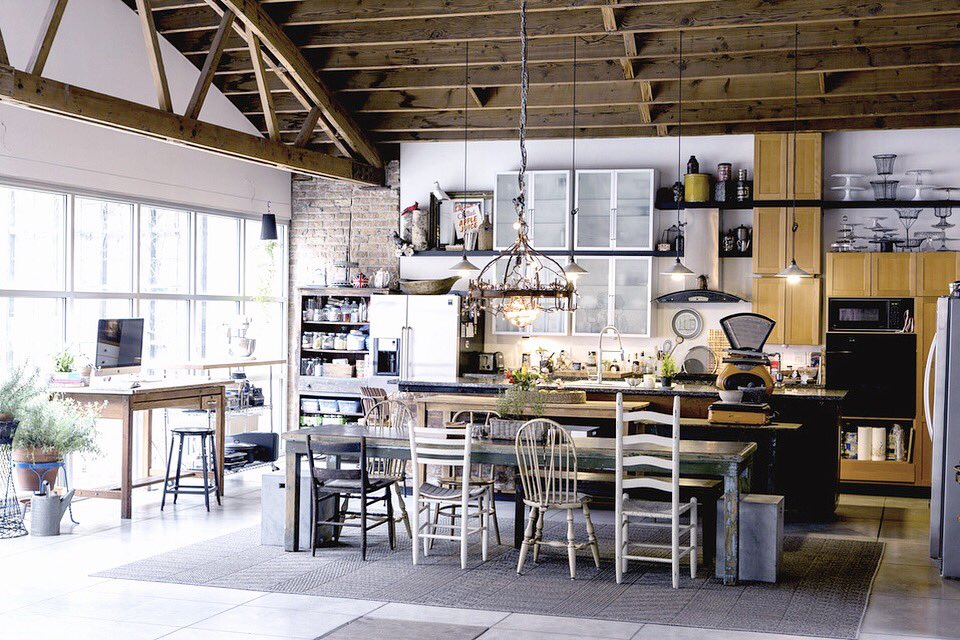 TheGlossaryCo's tweet image. &quot;Be humble yet tenacious. Work really hard and be really kind. Think not of yourself but of the job at hand.&quot; - Johanna Lowe #theglossary