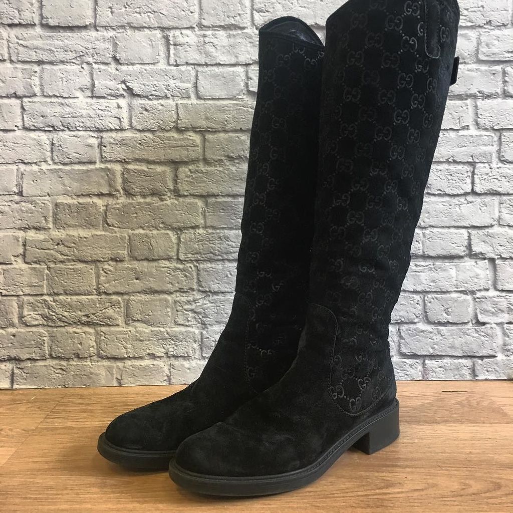avalonpgh's tweet photo. Women's Gucci suede riding boots
Size 8 | $175
// 📞CALL 412-421-2911 TO PURCHASE ITEMS OVER THE PHONE📞 // IN STORE… https://t.co/XGDVhTqHZE https://t.co/85gO1Wc1LN