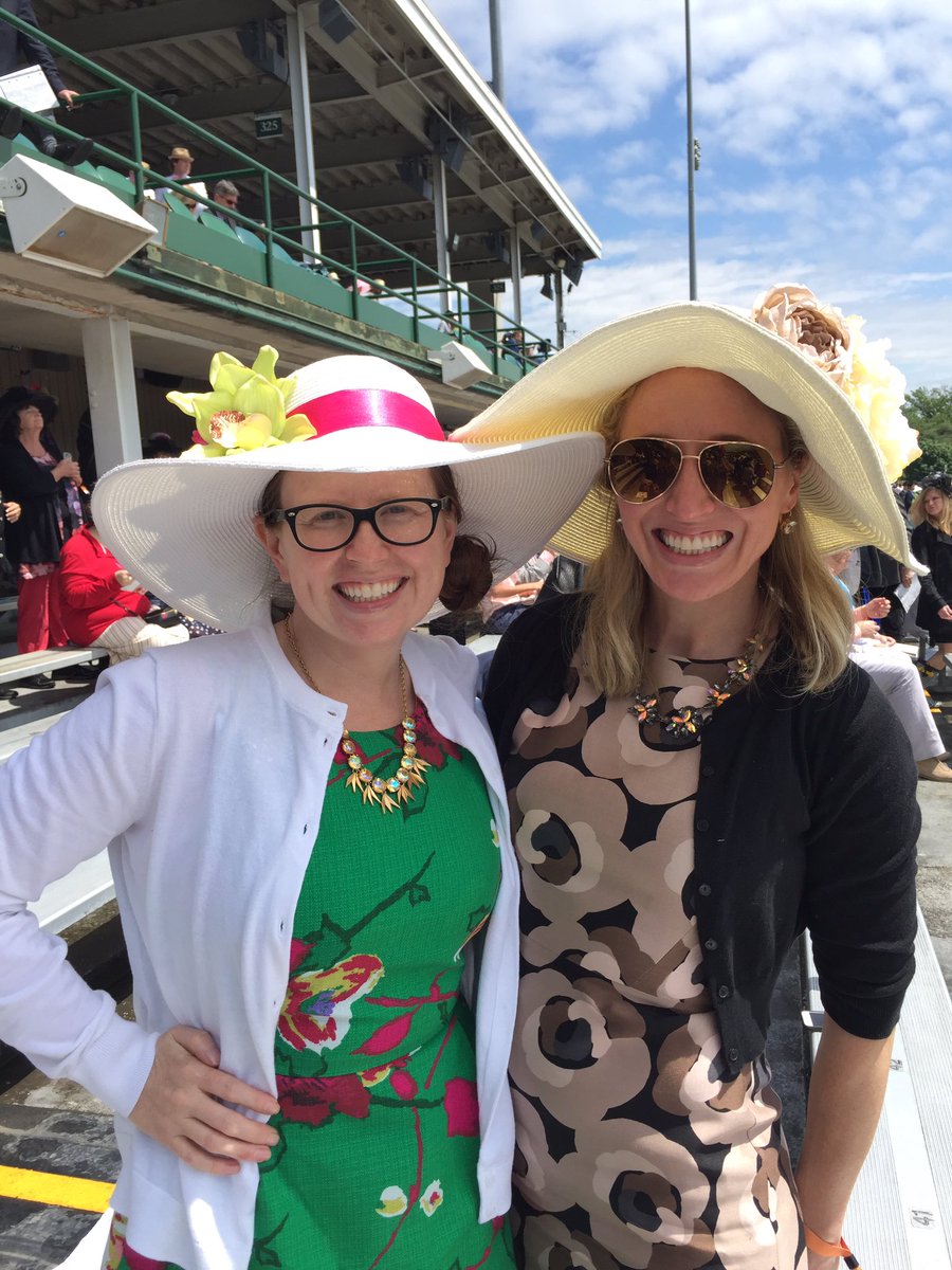 AlysonHL02's tweet photo. #KyDerby https://t.co/YvcEu3th9H