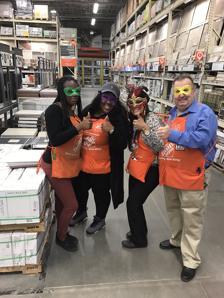 kathy102894's tweet photo. Great day with our associates @si62025372 @NicoleSmithHD @Mcgalec99 @DHRMgregorio https://t.co/CjRxVaxIQV