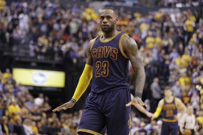 TeamLeBronPR's tweet photo. LeBron es el primer jugador en la historia con 240 pts 50 rebs 50 ast en 7 juegos de Playoffs. https://t.co/xzbQ5fr8yJ
