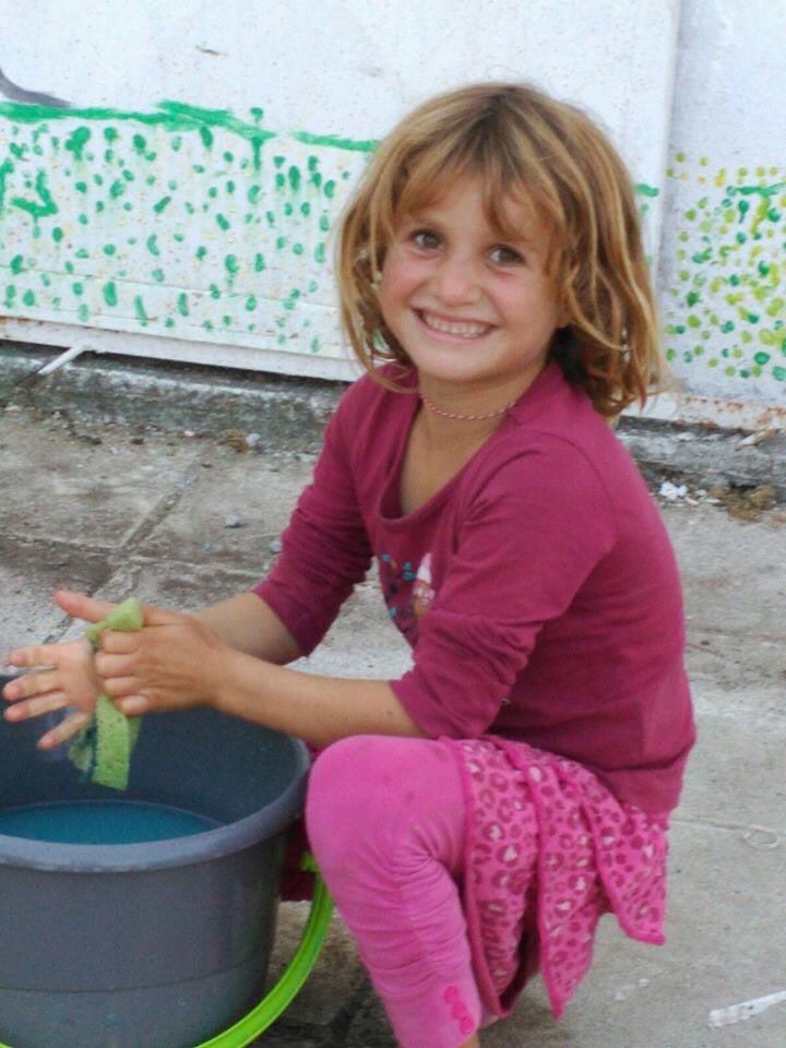 redalert2016's tweet photo. Fotos de hace unos meses... #RedAlertRefugees educando en #CampPetra ¡cómo pasa el tiempo! Cómo y dónde estarán estas niñas!!! https://t.co/vkjYEWgpn2