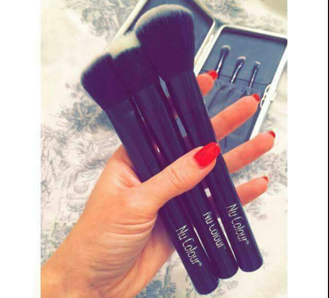 PerfectYOU23's tweet image. NuSkin Make-up brushes and Case 💄💄