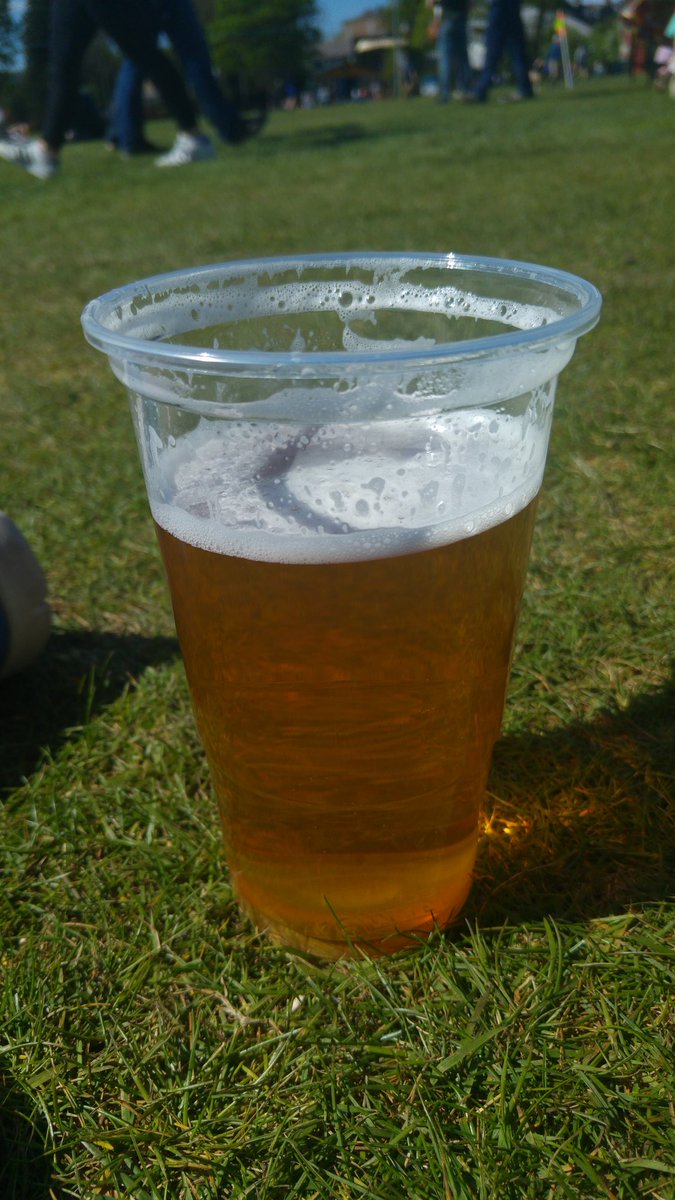 GarrMunro's tweet photo. Fun in the sun over a few pints while playing photographer/babysitter can take it out of you but worth it. #perthbeer #drinksoclock https://t.co/3Xrzqqbyq0