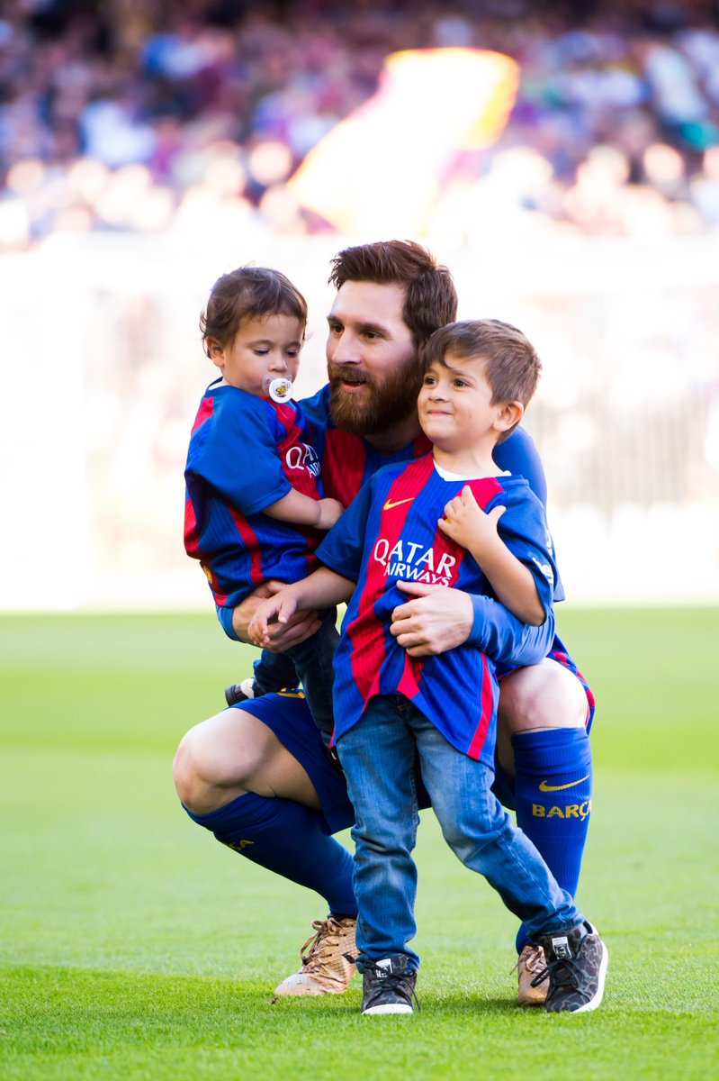 Squawka News On Twitter Lionel Messi With His Sons Mateo Thiago Before Barcelona S Game Against Villarreal