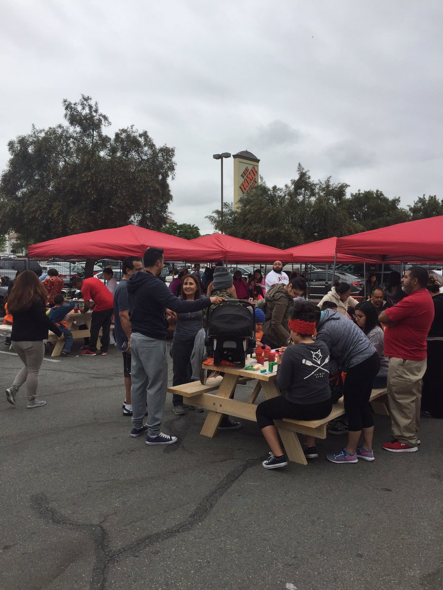 Food truck , kids club , and services !!