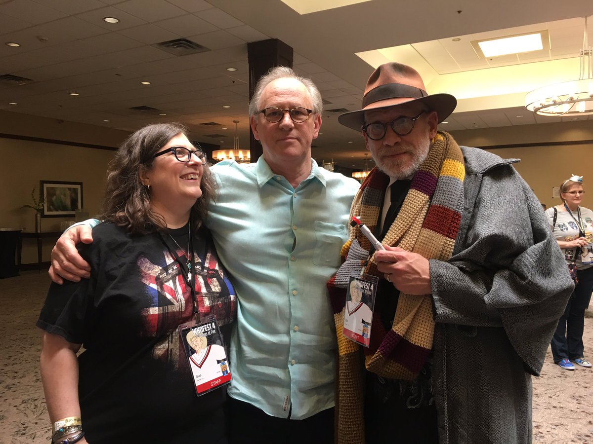 GracheysMom's tweet photo. So happy to meet the lovely Fifth Doctor, @PeterDavison5 at #whofestdfw! https://t.co/hXH2Ngqxvy