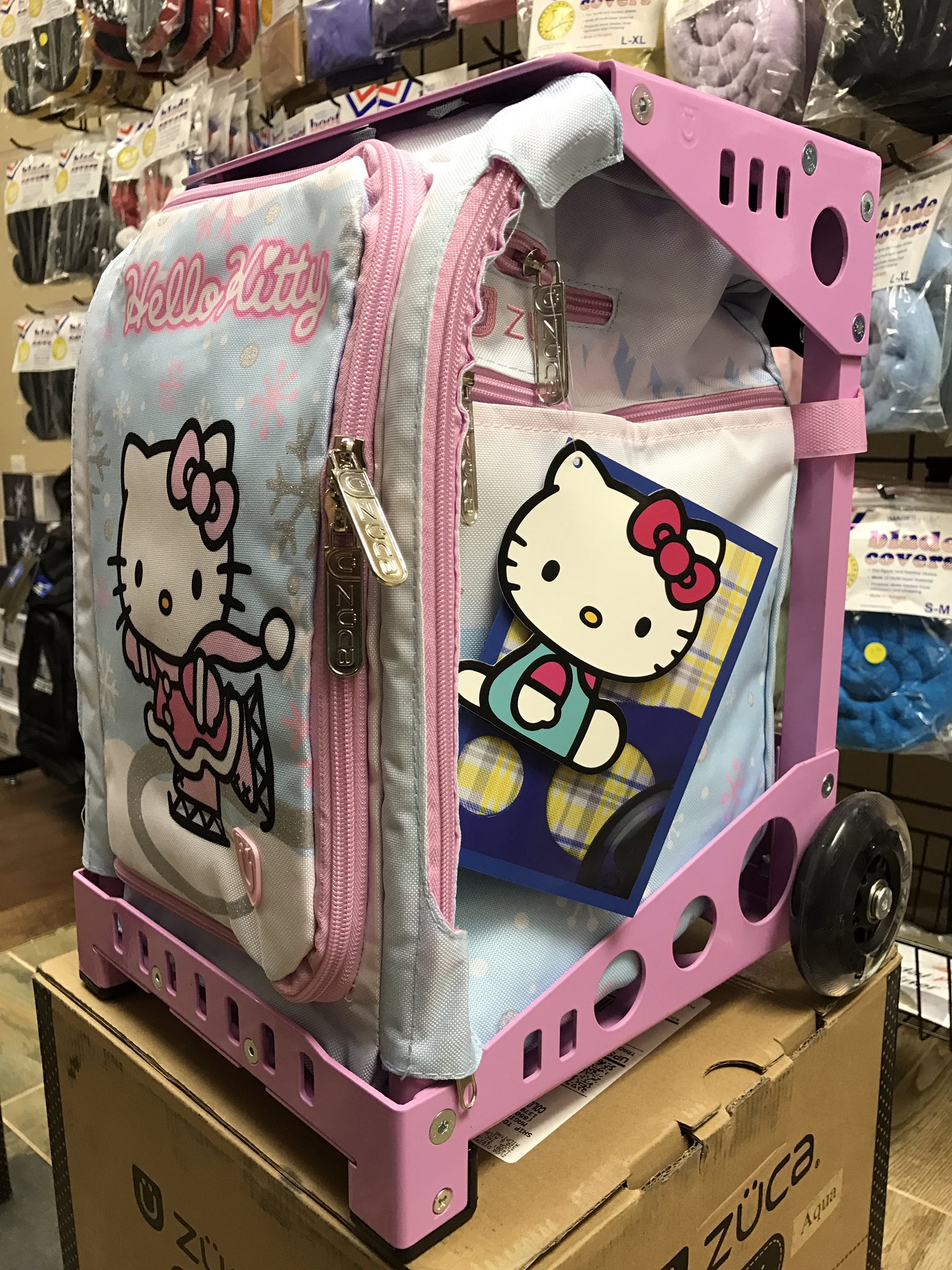 Hello kitty zuca sale