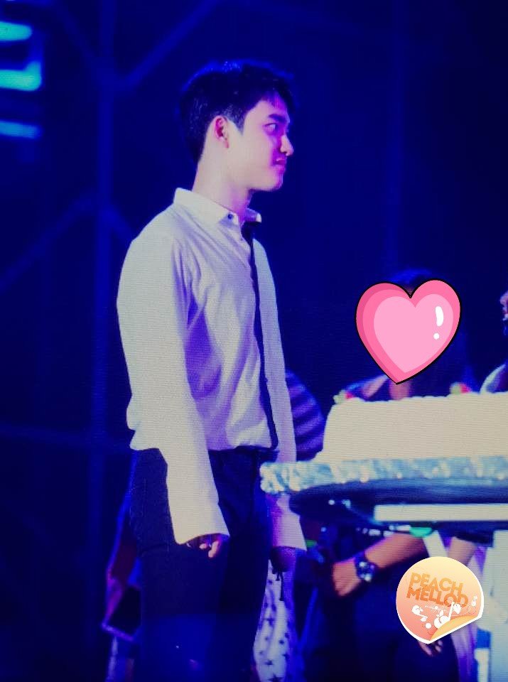 peachmelloD's tweet photo. 170506 K-POP Festival in Myanmar #디오 #경수 #DO
사진찍는 이벤트! 소매 긴 왕쟈님과 함께할 수 있다닛....😢😢😢💕💕💕 https://t.co/PqZKklGcbD
