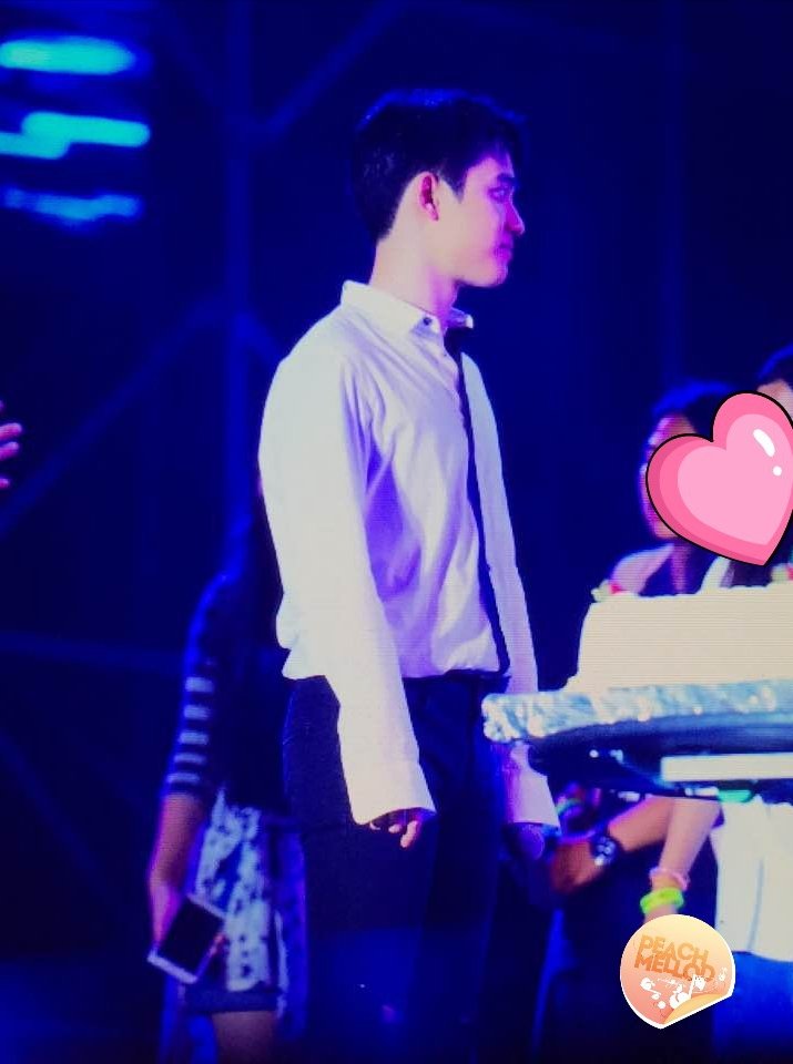 peachmelloD's tweet photo. 170506 K-POP Festival in Myanmar #디오 #경수 #DO
사진찍는 이벤트! 소매 긴 왕쟈님과 함께할 수 있다닛....😢😢😢💕💕💕 https://t.co/PqZKklGcbD