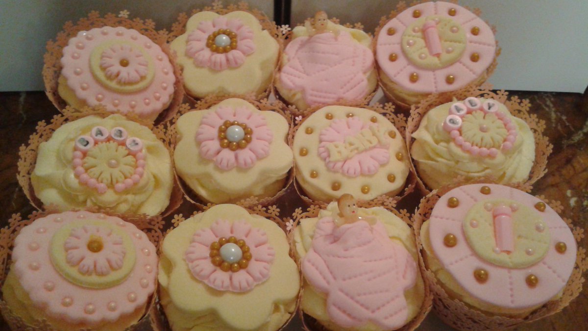 BryeCupcakes's tweet photo. #babyshower #bridalshower #desserttable #cupcakes #delicious #BryeCupcakes #OrderABox info@bryecupcakes.com https://t.co/weA8AUkJCj
