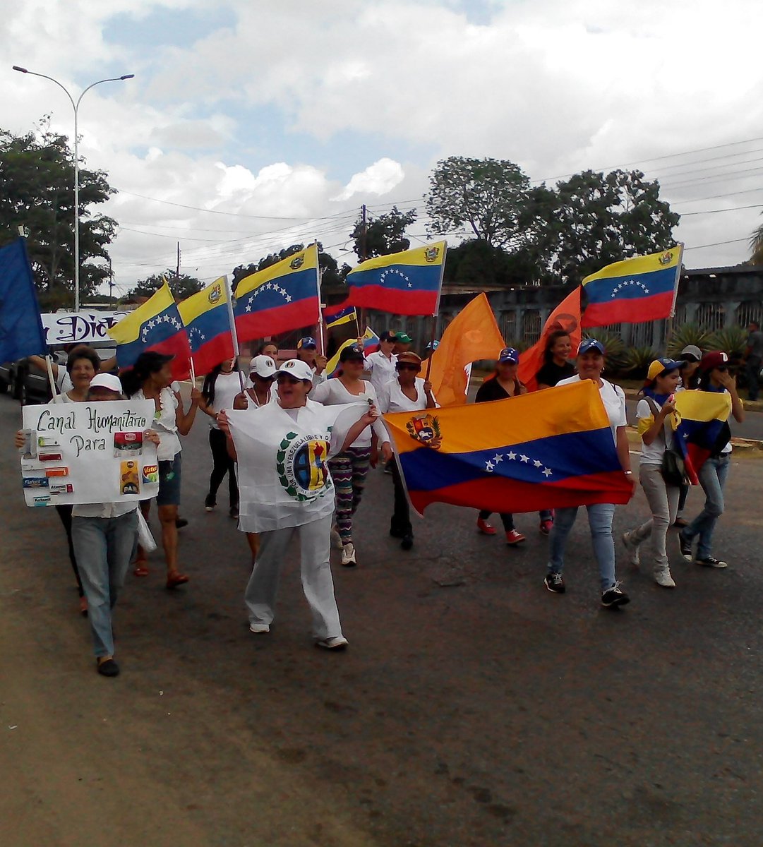 ADTemblador's tweet photo. #6deMayo #MujeresALaCalle  de Temblador también marchan por la libertad, canal humanitario, elecciones, No a la constituyente fraudulenta https://t.co/XQe0WhtiHy