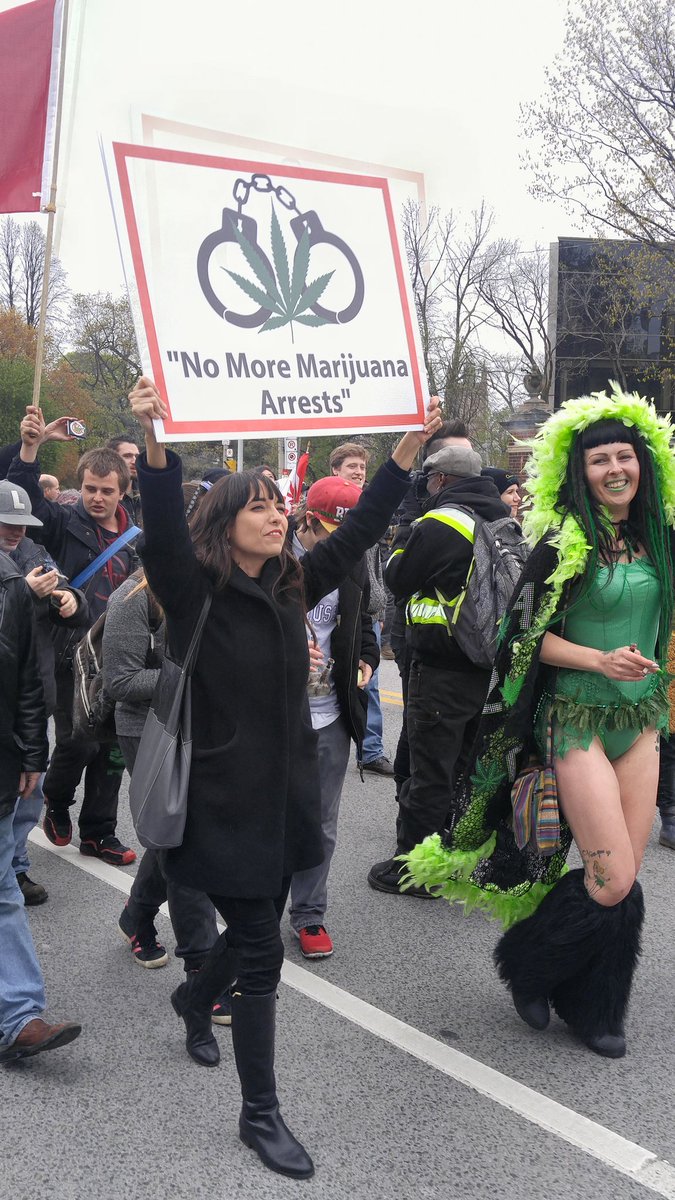 GMMLIVE's tweet photo. We're off! @JodieEmery leading out the 19th GLOBAL MARIJUANA MARCH in TORONTO! #NoMoreMarijuanaArrests #GMMTO https://t.co/AdVyOdGgO8