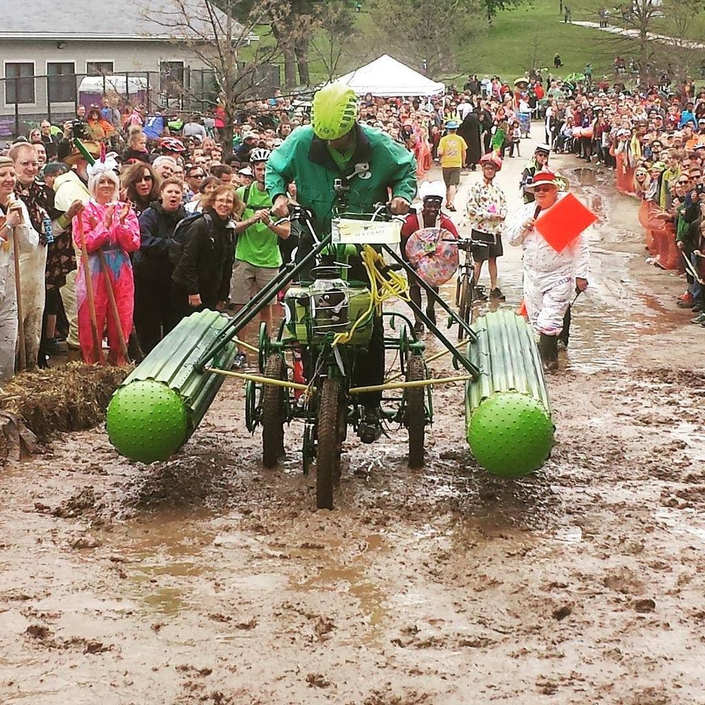 TheAVAM's tweet image. In a Pickle! trekking through the mud. #kinetic ift.tt/2qbj8R0