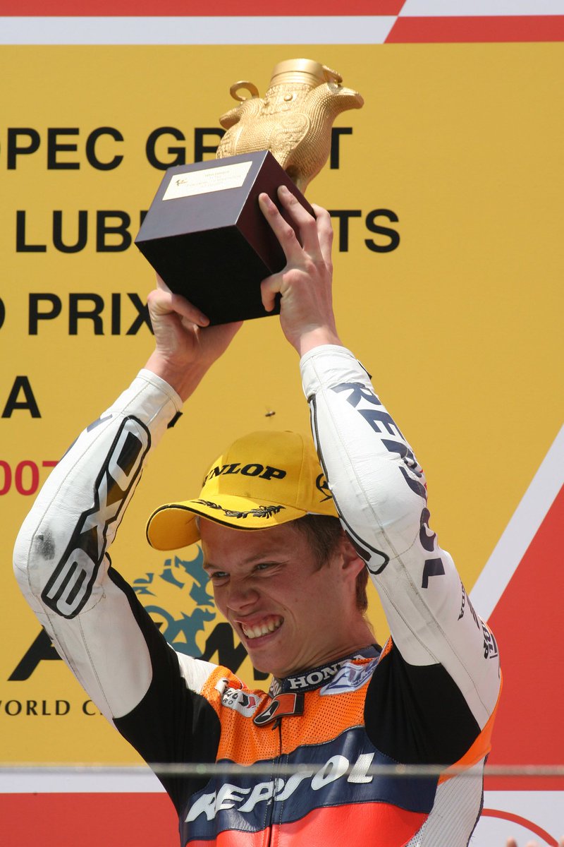 bgmotogp's tweet photo. 17 year-old Tito Rabat (Repsol Honda) took his 1st GP podium with a 3rd place at Shanghai. #125cc 2007 Chinese GP (Courtesy of @box_repsol) https://t.co/ZyPmqGCZiT