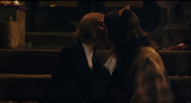 oml_tv's tweet image. Acceptance eludes Shirin from all sides: her family doesn’t know she’s bisexual #AppropriateBehavior bit.ly/2p7ZDsF