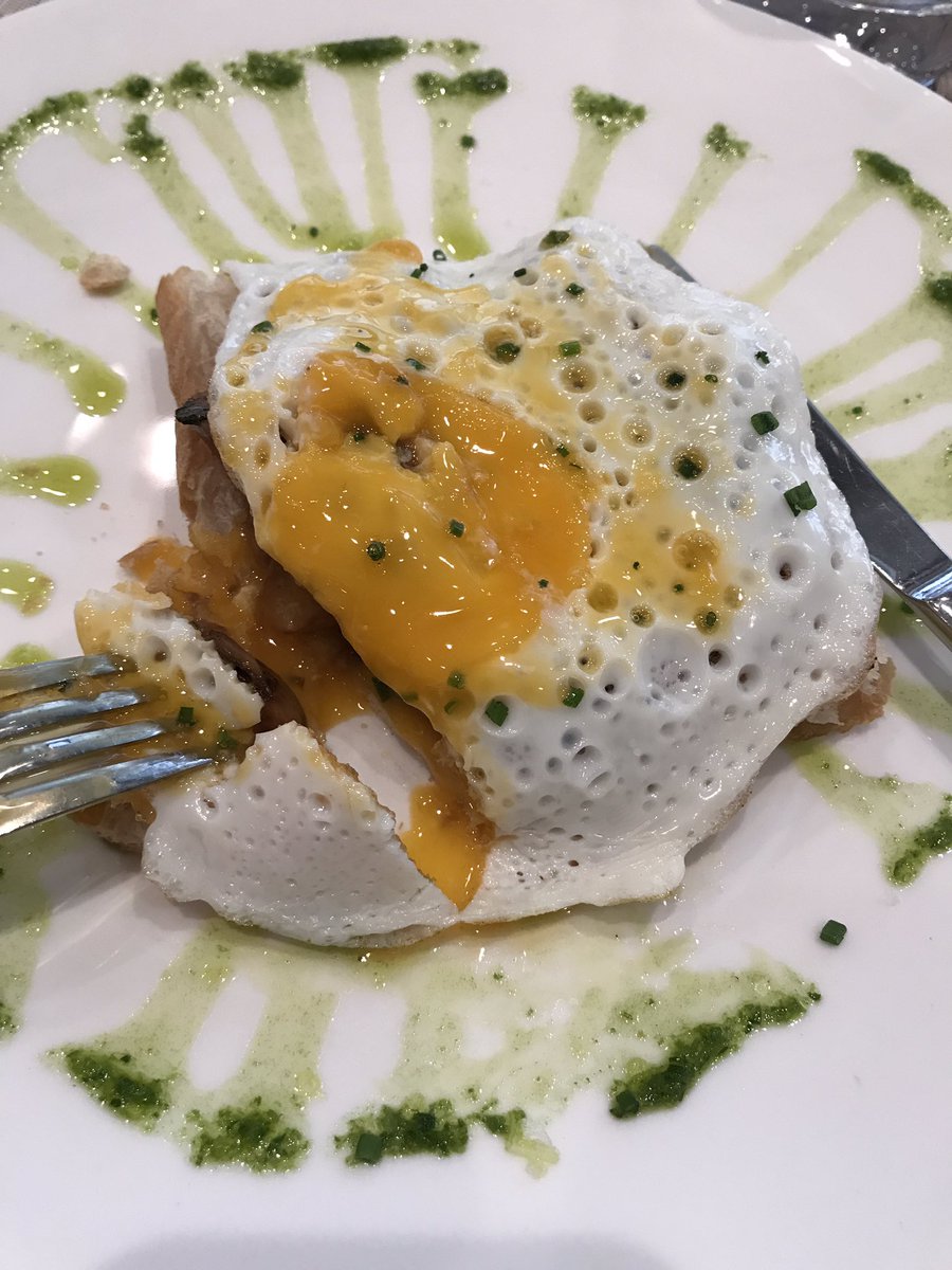 #brunch de sábado #huevodecorral #todtadafrancesa <a href="/perrachicamad/">Perrachica</a> 😋😍😍