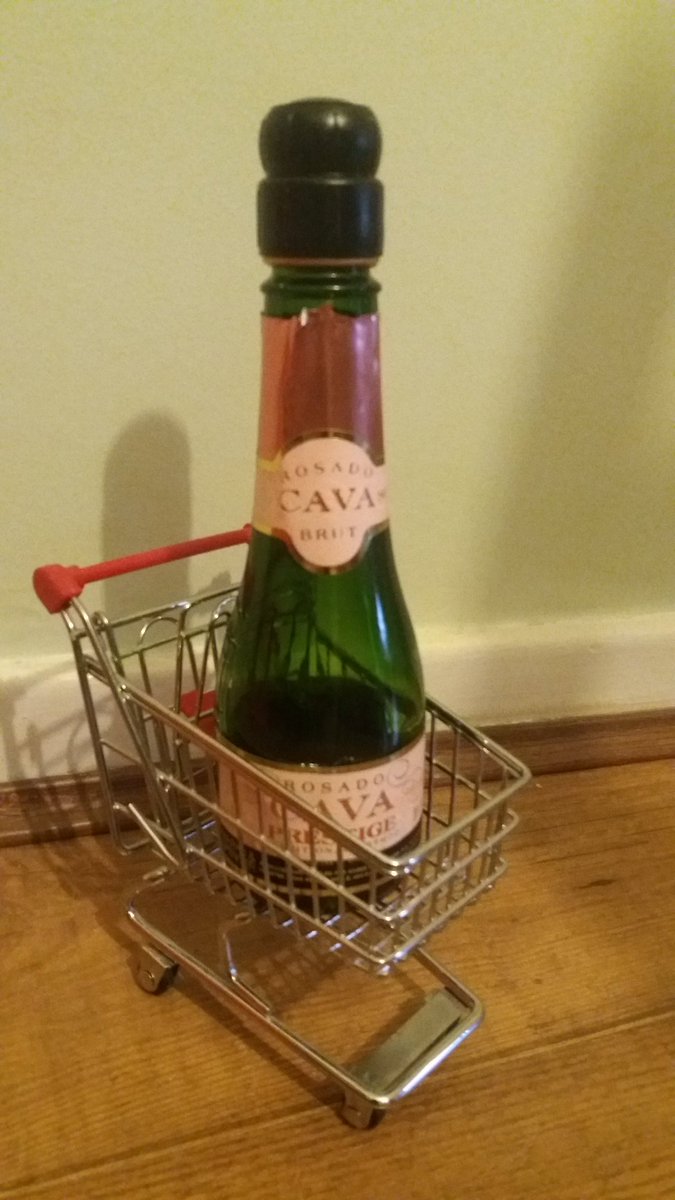 minitrolley's tweet image. Celebration time!
#assignmentsubmitted
#it&apos;sallover