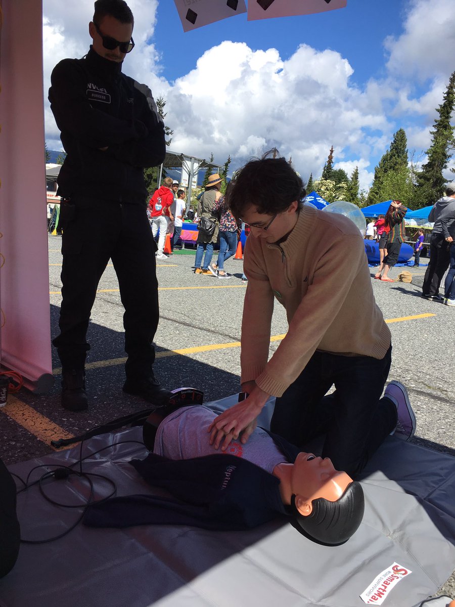 joshasjohnson's tweet photo. Great to brush up on my CPR with @NVCFD @CityOfNorthVan Cityfest! #northvan #nvcfdcprchallenge https://t.co/vlX9TQRb5Q
