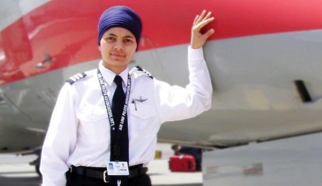 TheSikhNet's tweet photo. First Sikh woman pilot in the US, Arpinder Kaur is Day 45 of #350sikhwomen Global #sikhigivesyouwings #sikhpilot #DreamsComeTrue #inspire https://t.co/qw5tHyoPvR