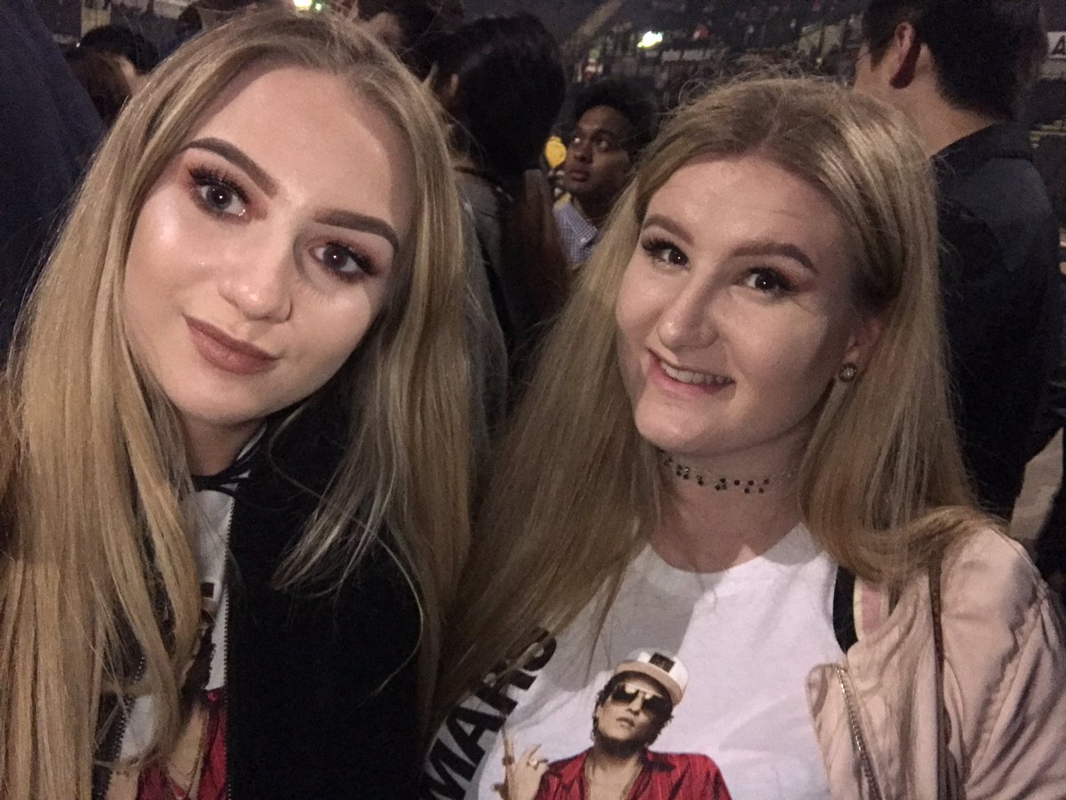 #24KMagicWorldTour 😍 <a href="/Sarah_Jayne95/">Ess-Jayy</a>