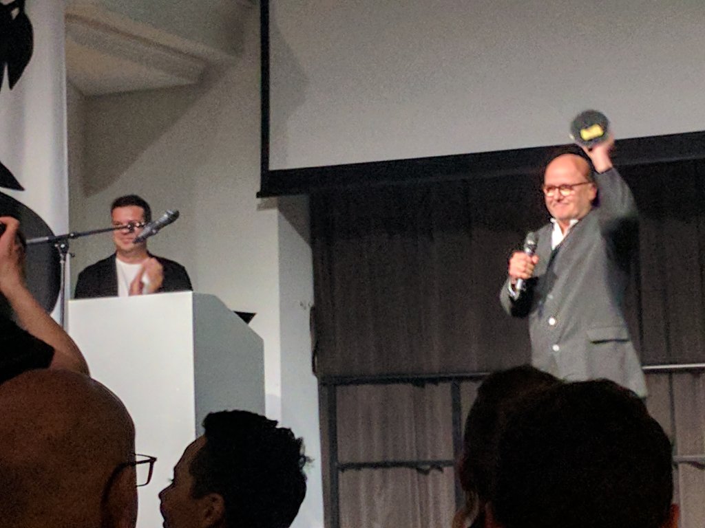 NezLaRevue's tweet photo. Sadakichi award for experimental work with scent pour l'incroyable projet @osmodrama du stupéfiant Wolfgang Gerorgsdorf @AOAwards https://t.co/lsD5om3YKU