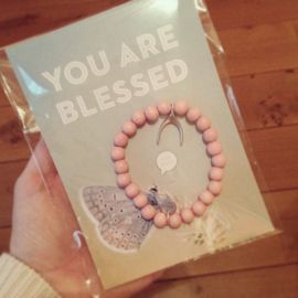 Zoek je nog één Applepiepieces klassieker? Ga dan voor deze Luck &amp; freedom sneeuwjade blessing armband >>> buff.ly/2pAJtqi